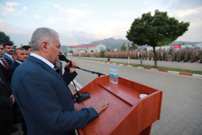 Başbakan Binali Yıldırım Mehmetçiğin bayramını kutladı